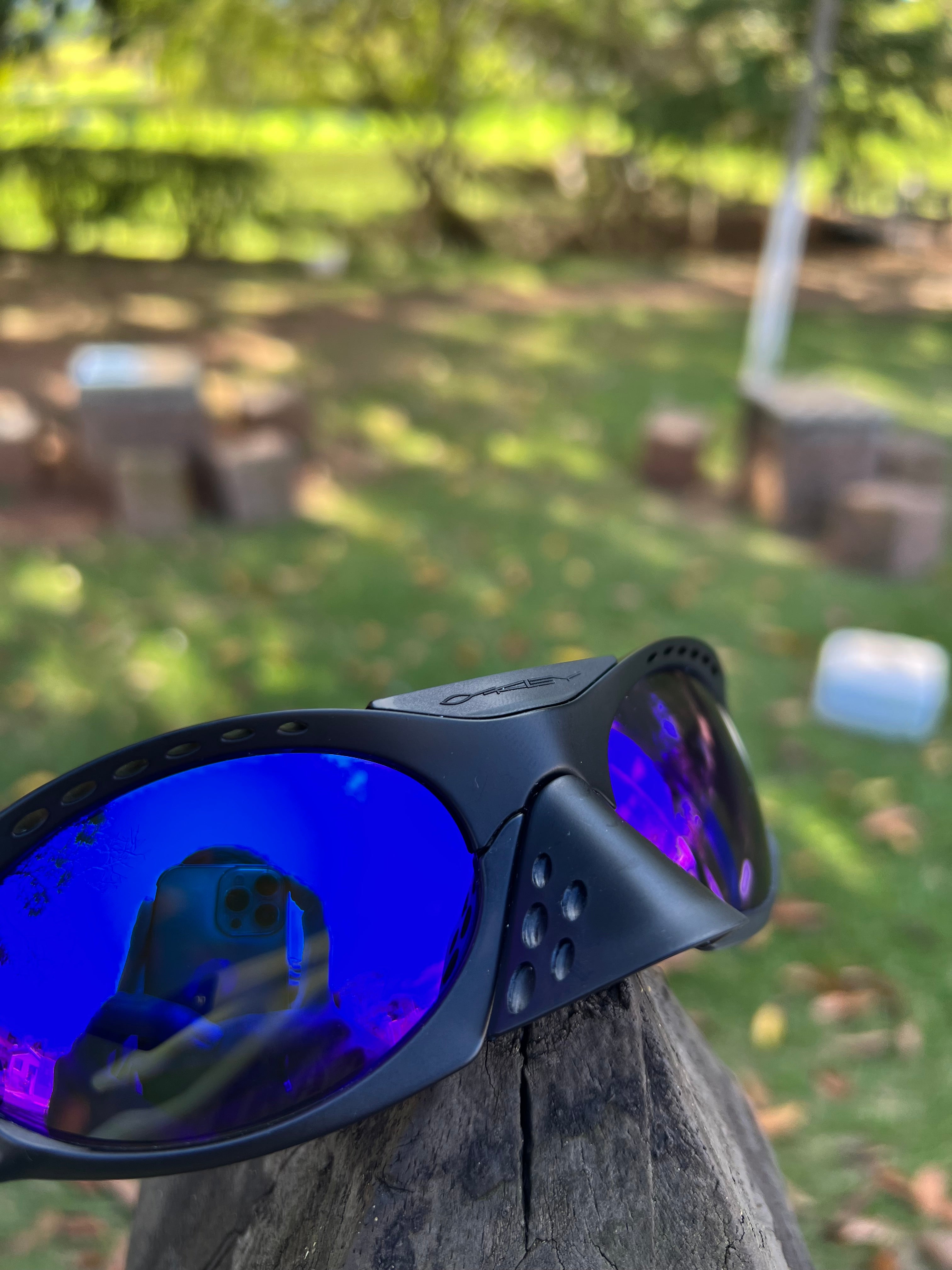 Plantaris Carbon Neon Blue Custom (2x1)