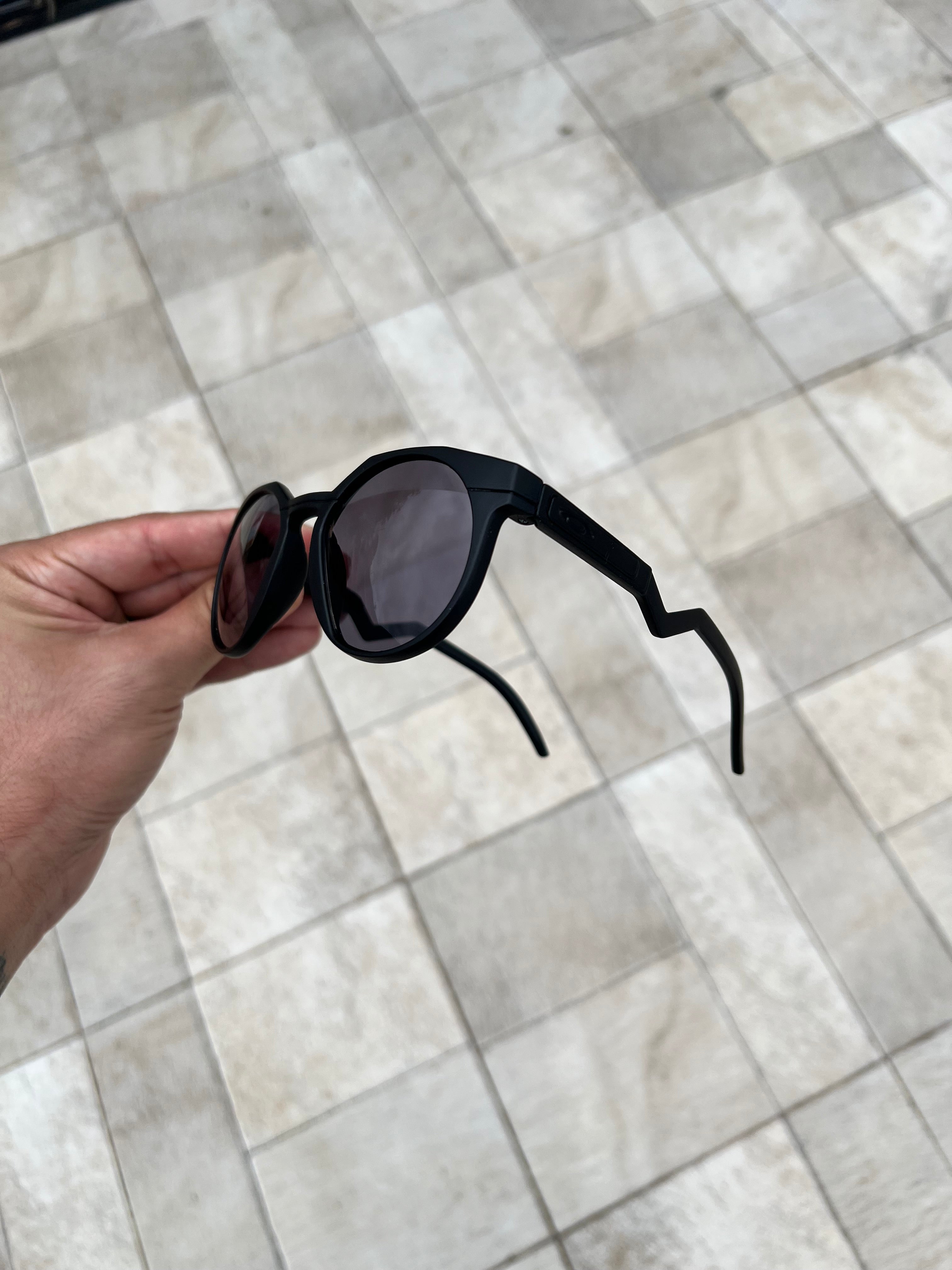 HSTN Carbon Photocromic Custom (2x1)