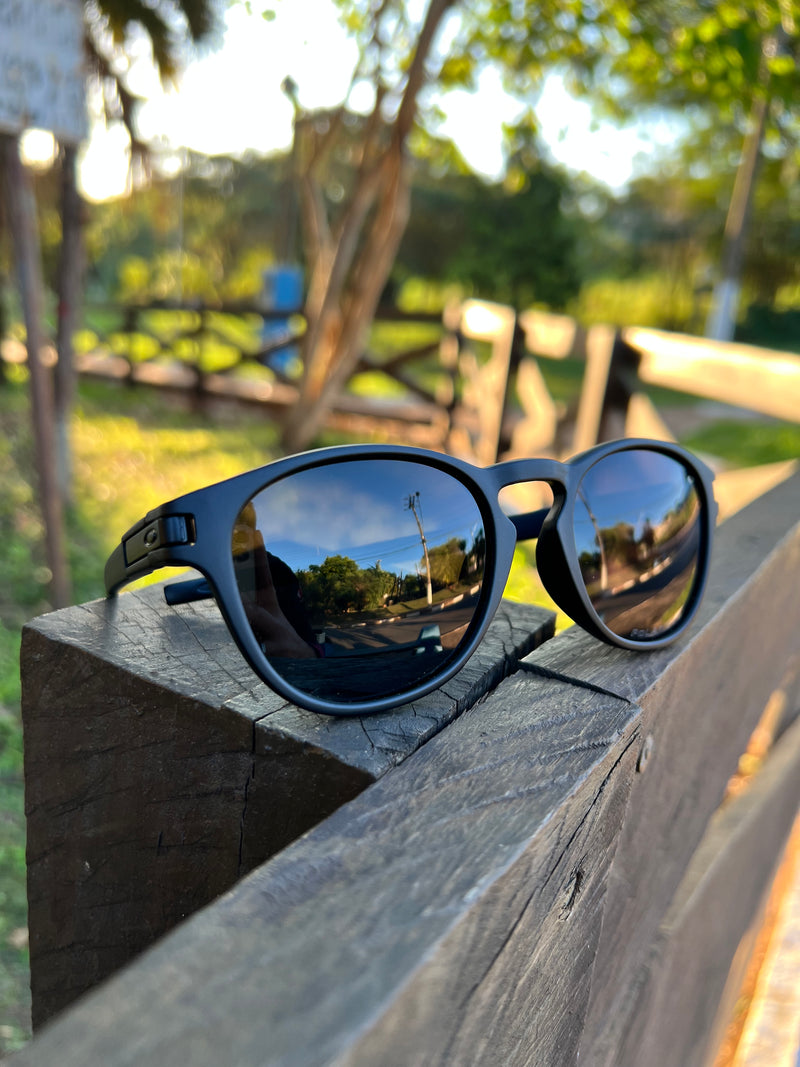 Latch Black