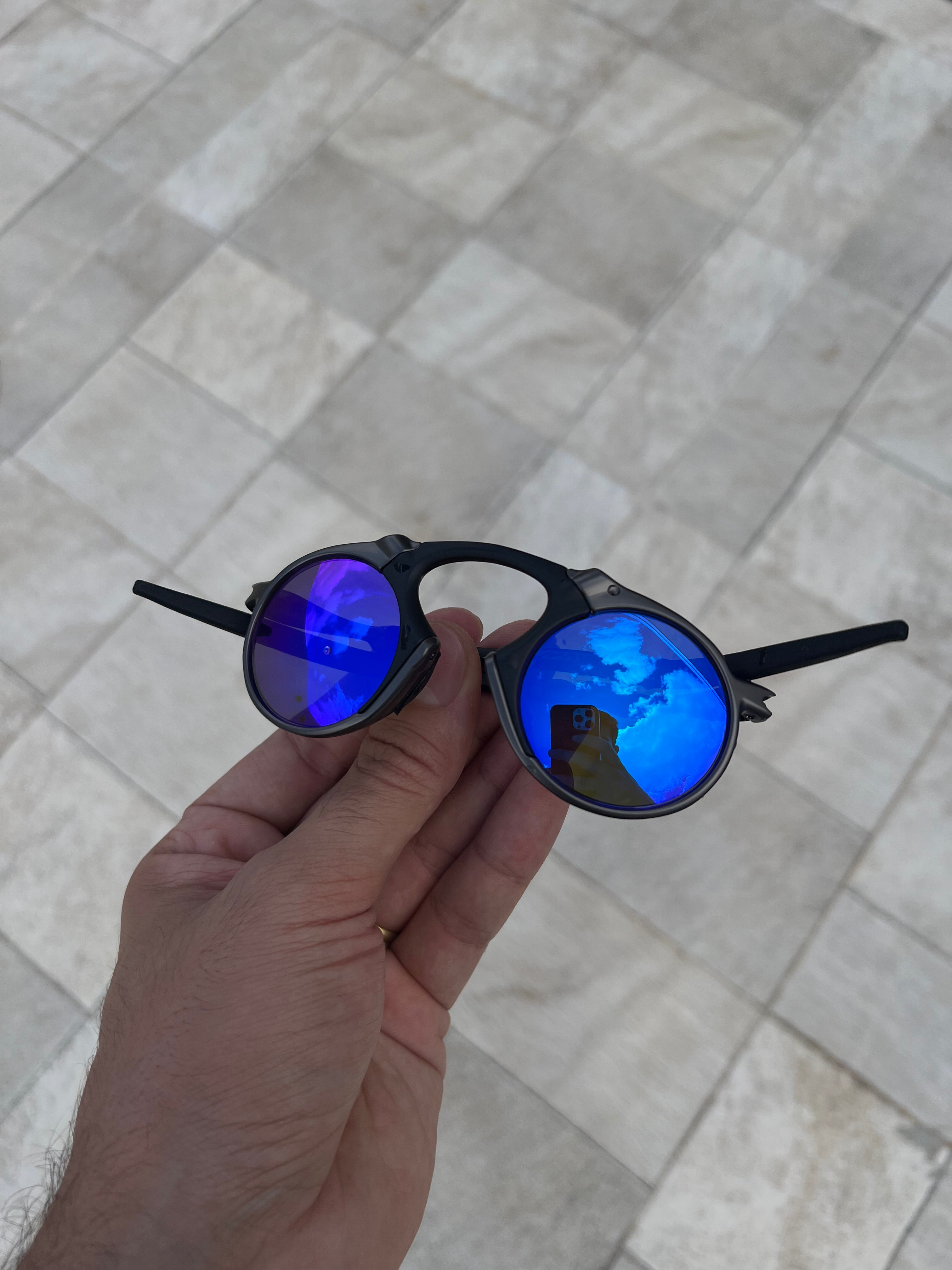 Madman Neon Blue Custom Premium + Estojo (2x1)