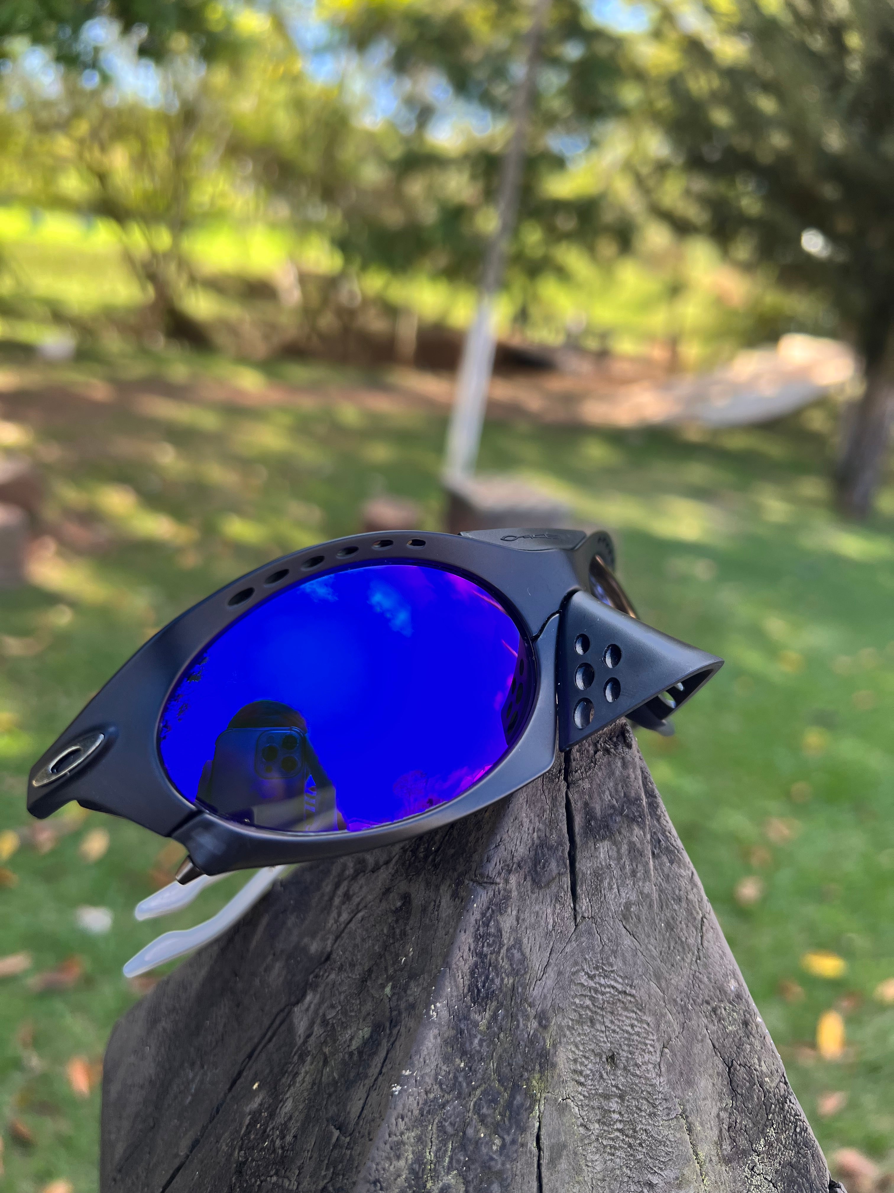 Plantaris Carbon Neon Blue Custom (2x1)