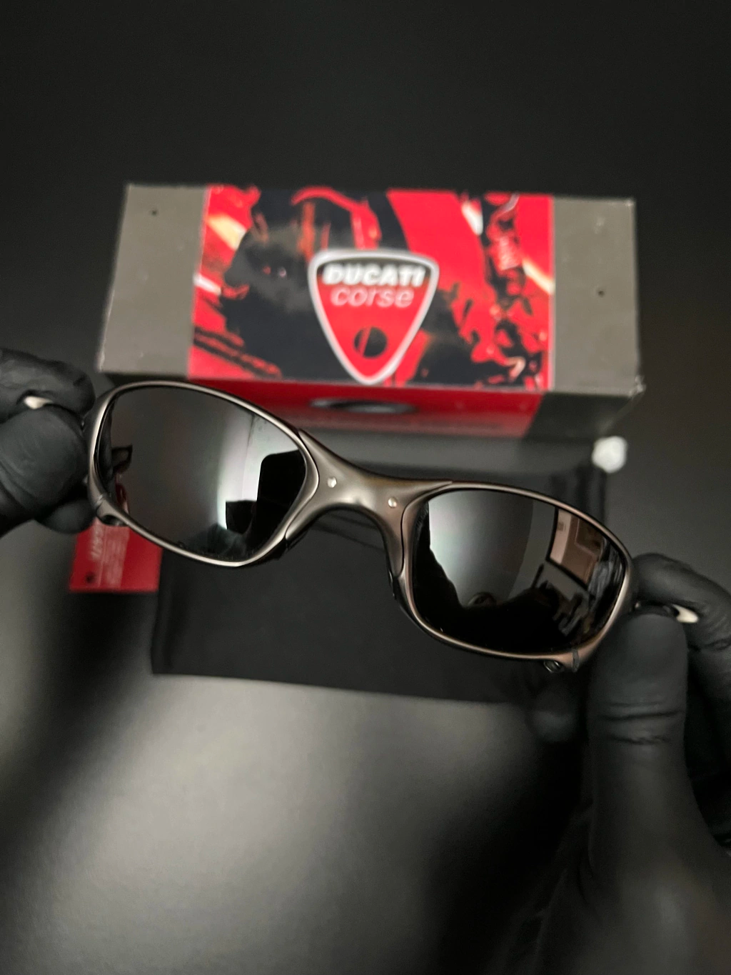 Juliet Carbon Polished Black edição Ducati PREMIUM (un)