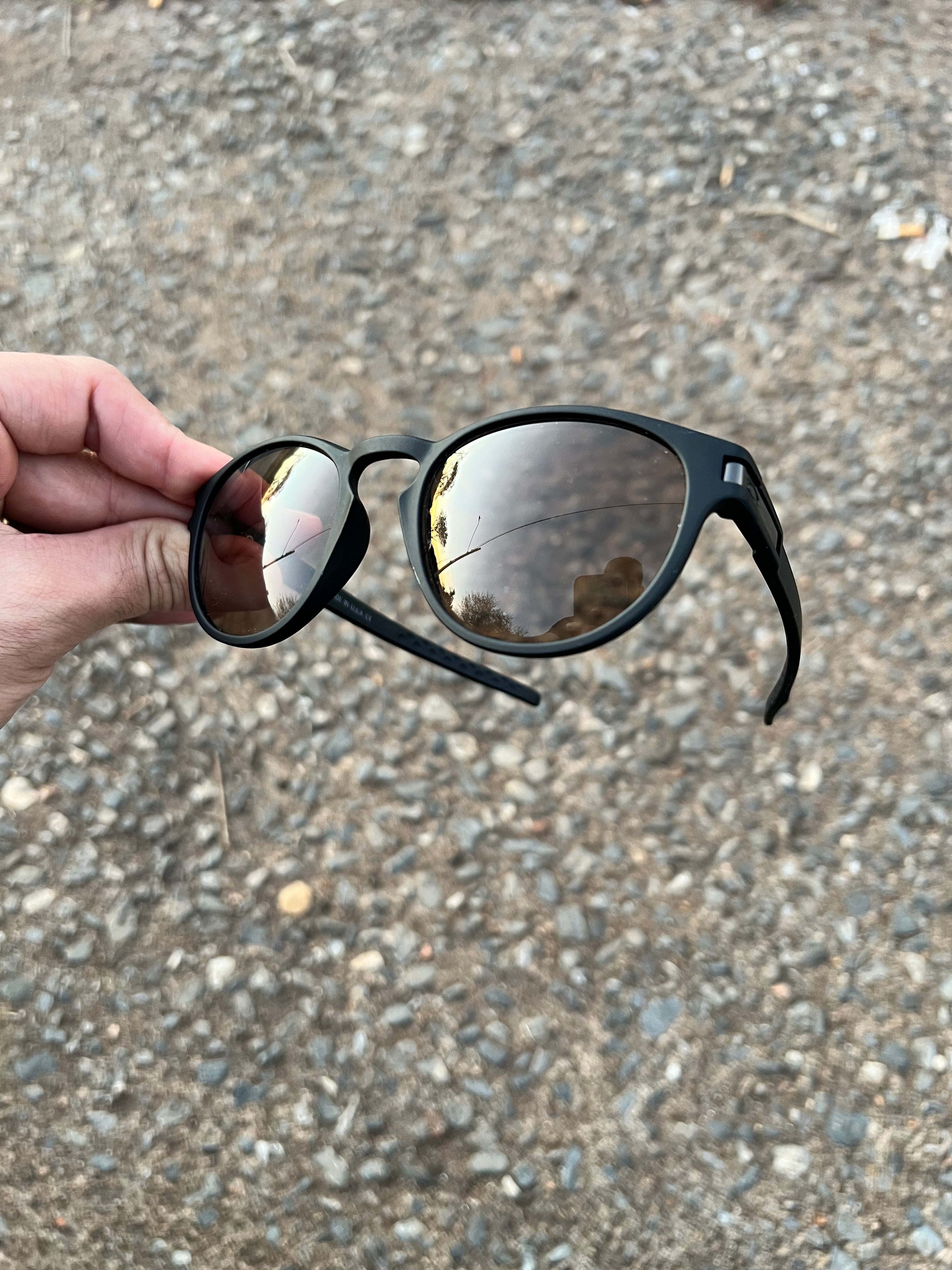 Latch Carbon VR-28 Custom (2x1)