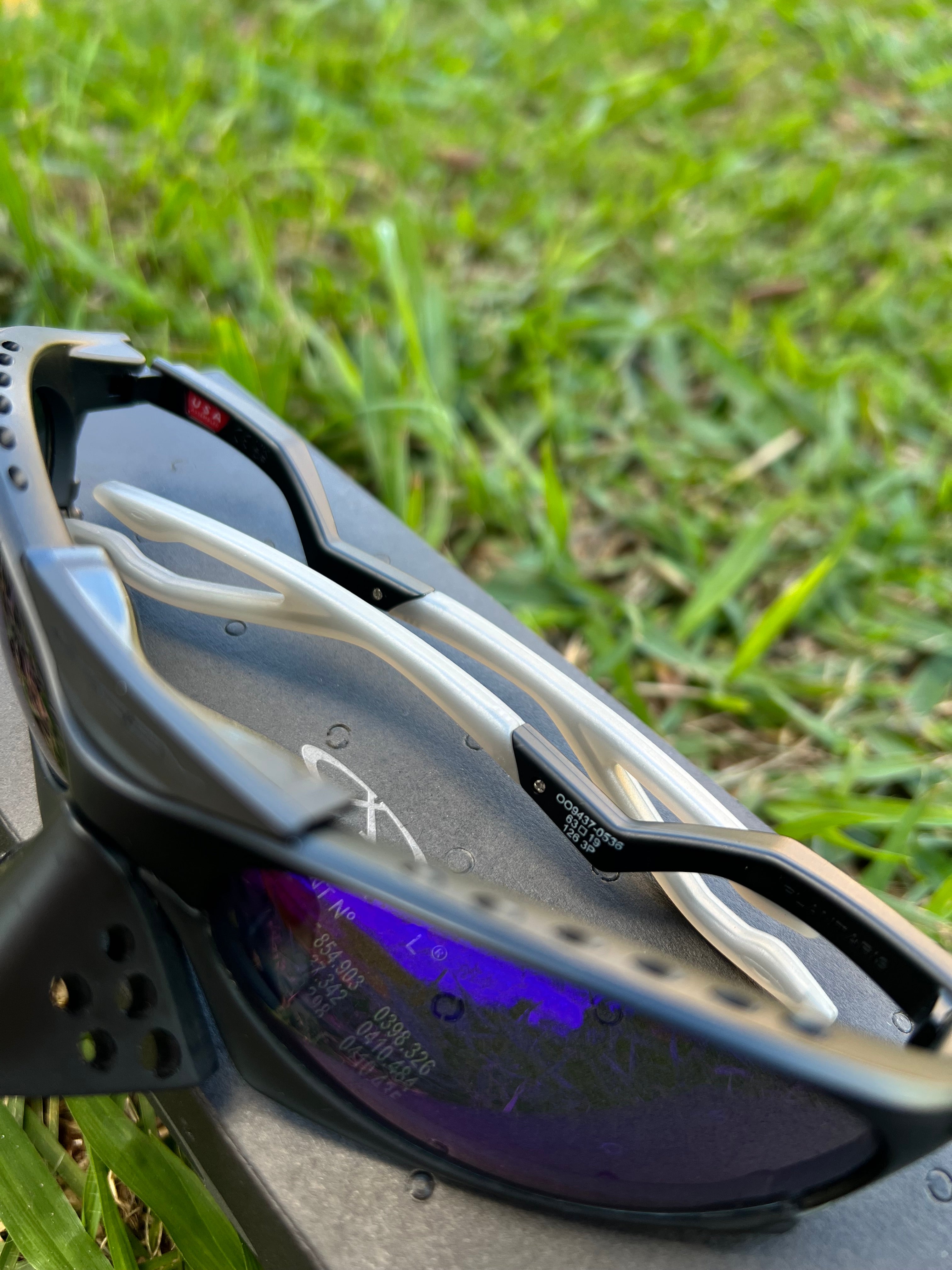 Plantaris Carbon Neon Blue Custom (2x1)